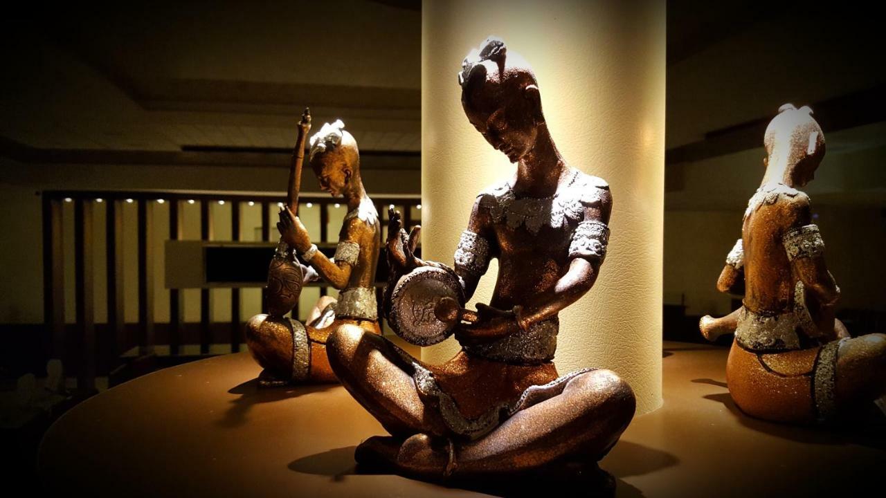 ホテル シーラ シュリ プラザ Jhānsi エクステリア 写真